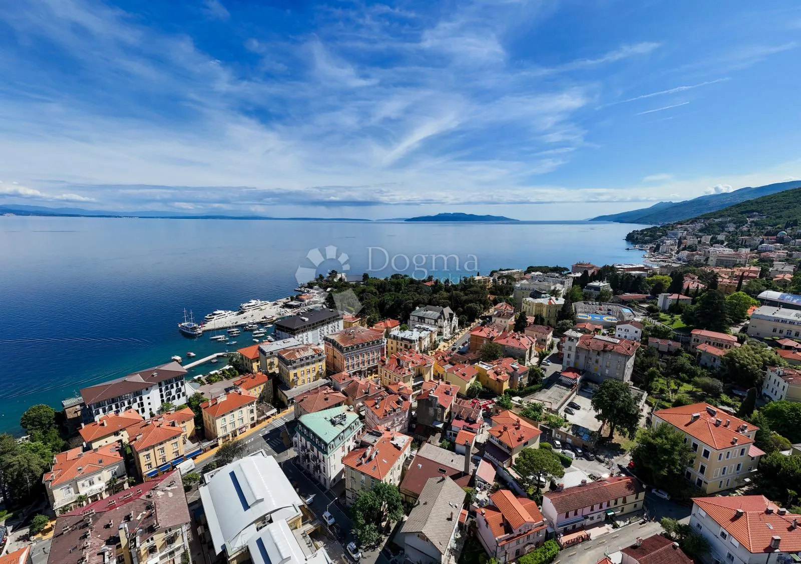 penthouse u vili u centru opatije - slika 22