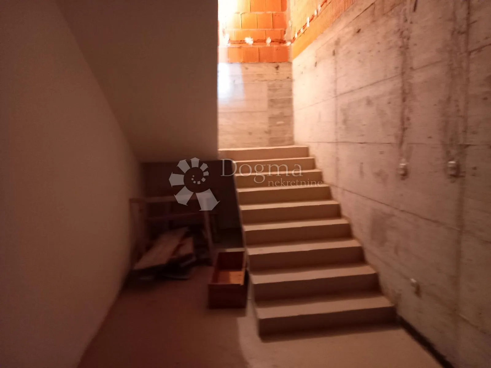 vodice - kuća 800 m2 odlična prilika - slika 31