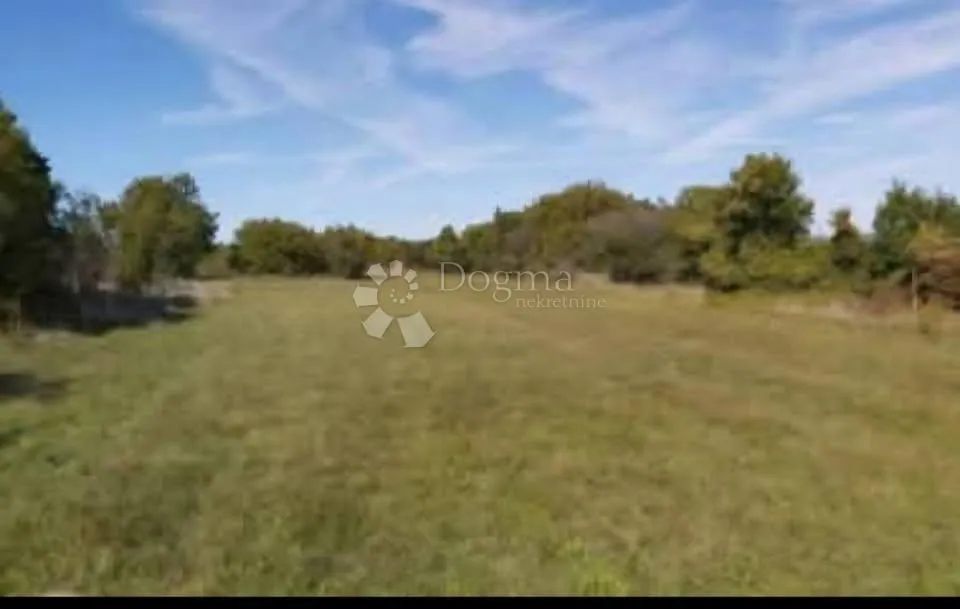 poljoprivredno zemljište 6651m2 - slika 1