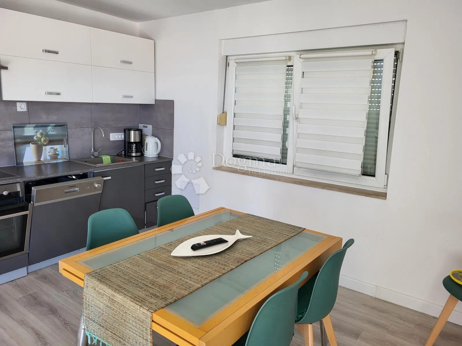 adaptiran apartman blizu mora sa parkingom - slika 3