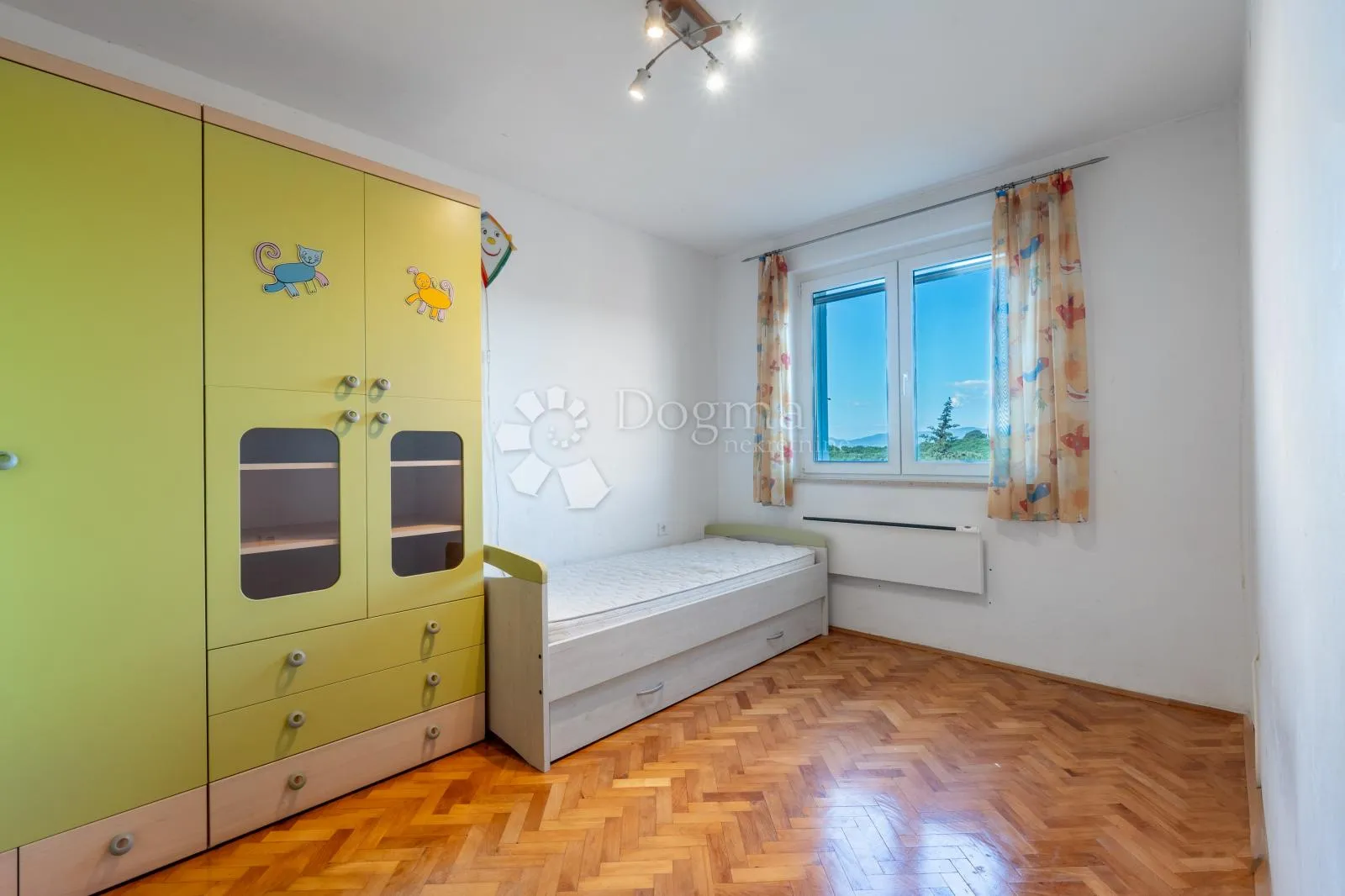 rijeka,škurinje-trosoban stan prostran od 85m2 - slika 10