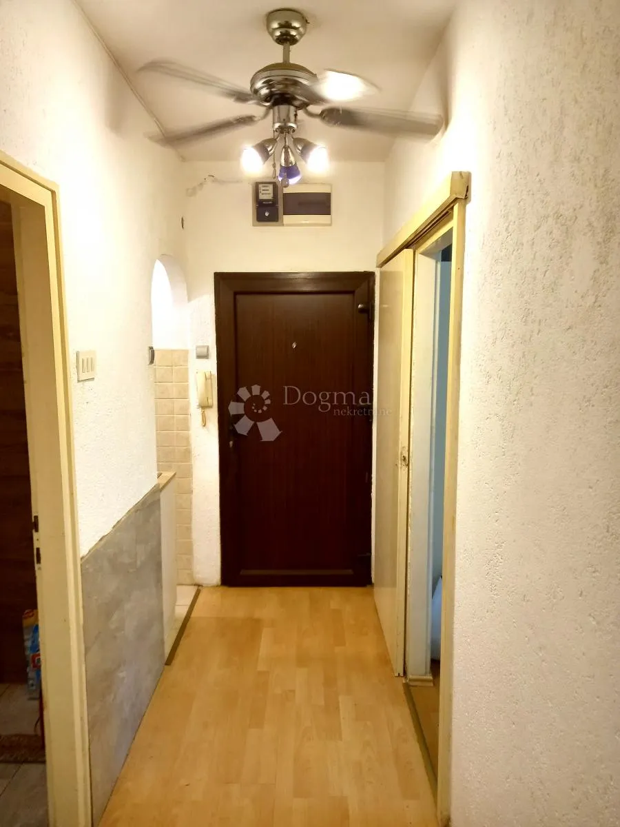 turnić, 33 m2, odličan prilaz - slika 9