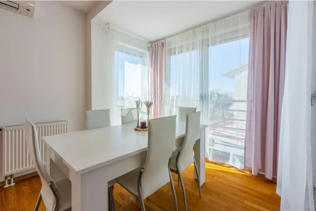 dvosoban stan /apartman u crikvenici! - slika 7