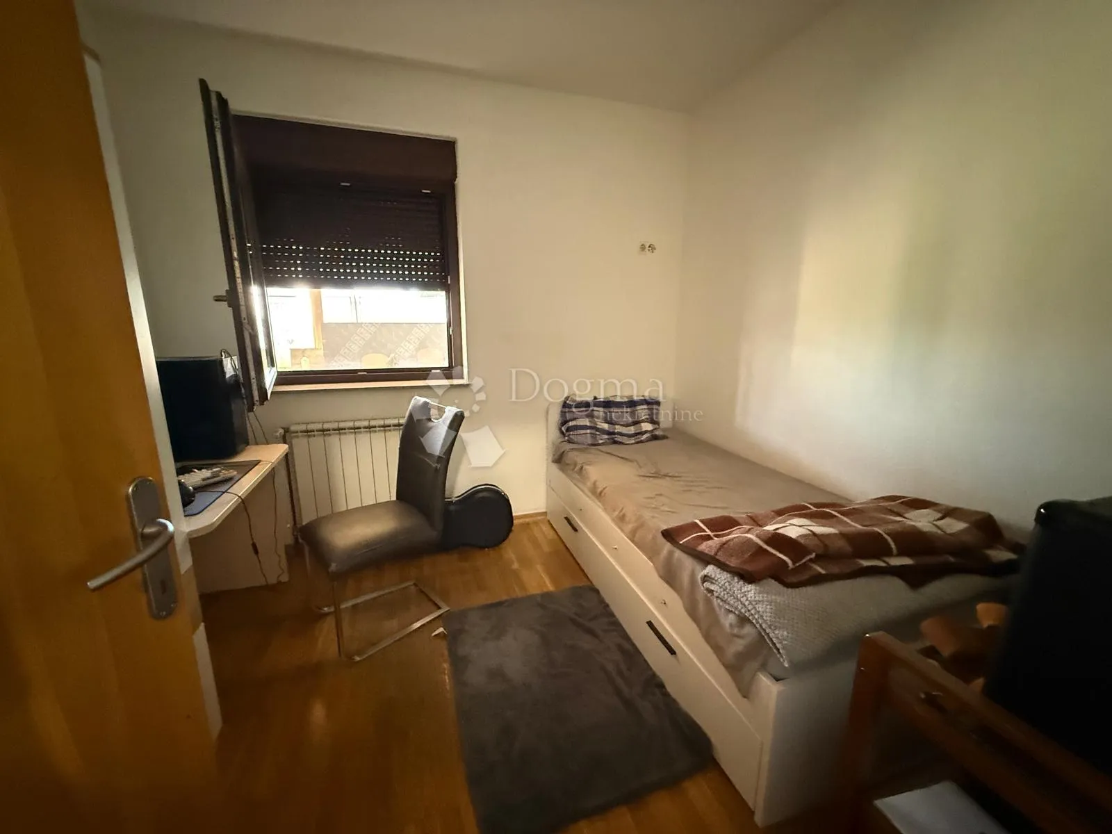 imanje nadomak grada kuća i 1h zemlje priroda - slika 12