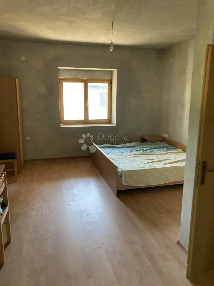 perspektivna kuća kraj izvora cetine - slika 15