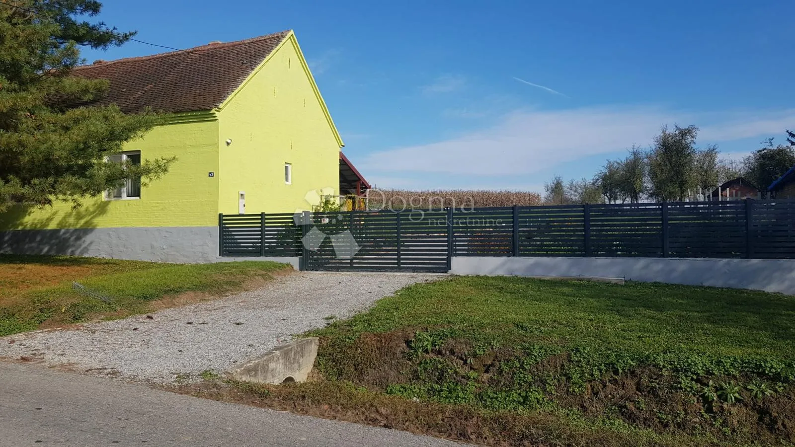 čaglin - lijepa kuća na prostranoj okućnici - slika 2