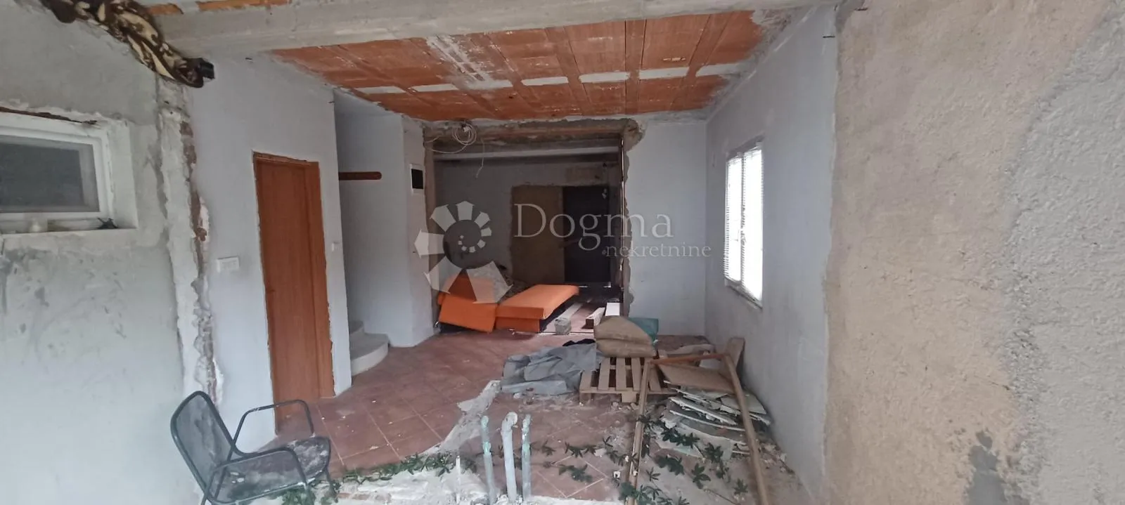 prodaja kuće – karin, odlična lokacija, 250 m od mora - slika 8