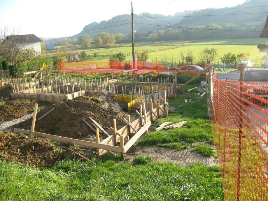 građevinsko zemljište 568m² sa idejnim projektom i građevinskom dozvolom - slika 5