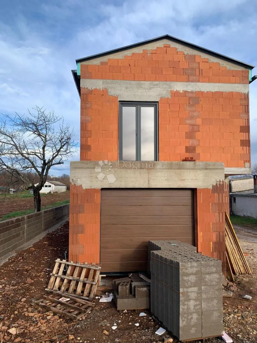 odlična katnica s bazenom, novogradnja na mirnoj lokaciji - slika 8