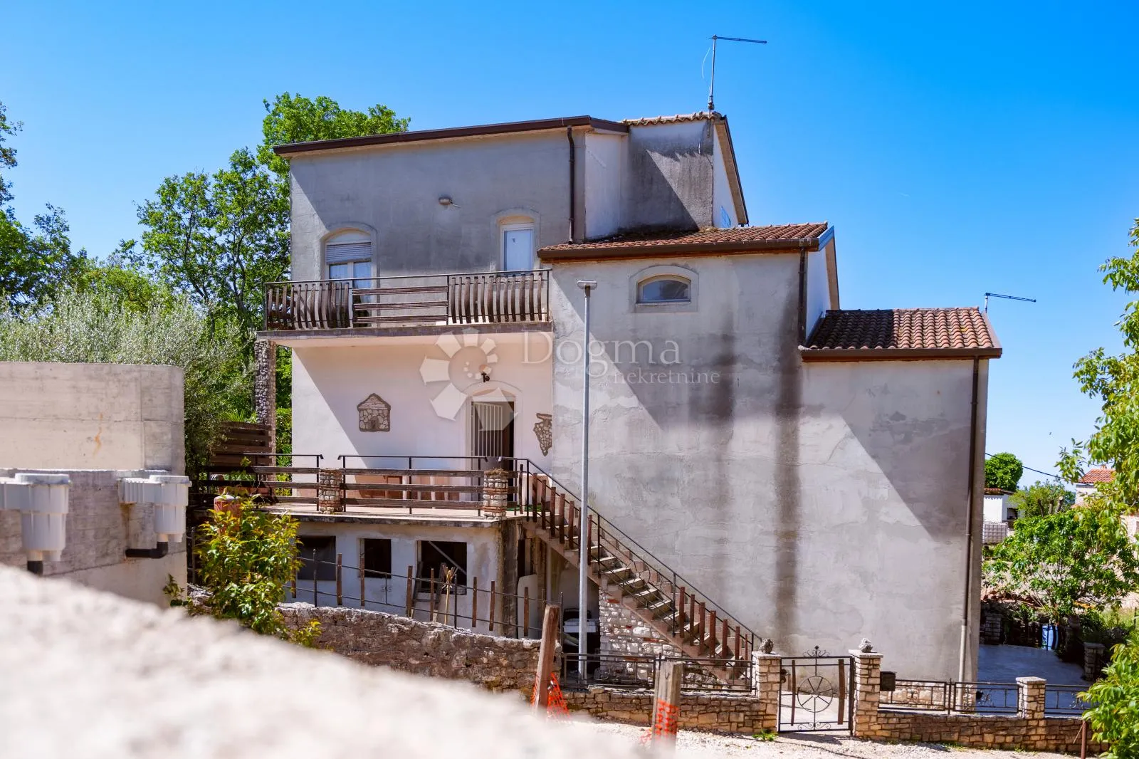 kuća sa 4 apartmana blizu mora - slika 12