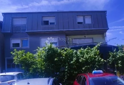 hotel na zlatnoj lokaciji - slika 43