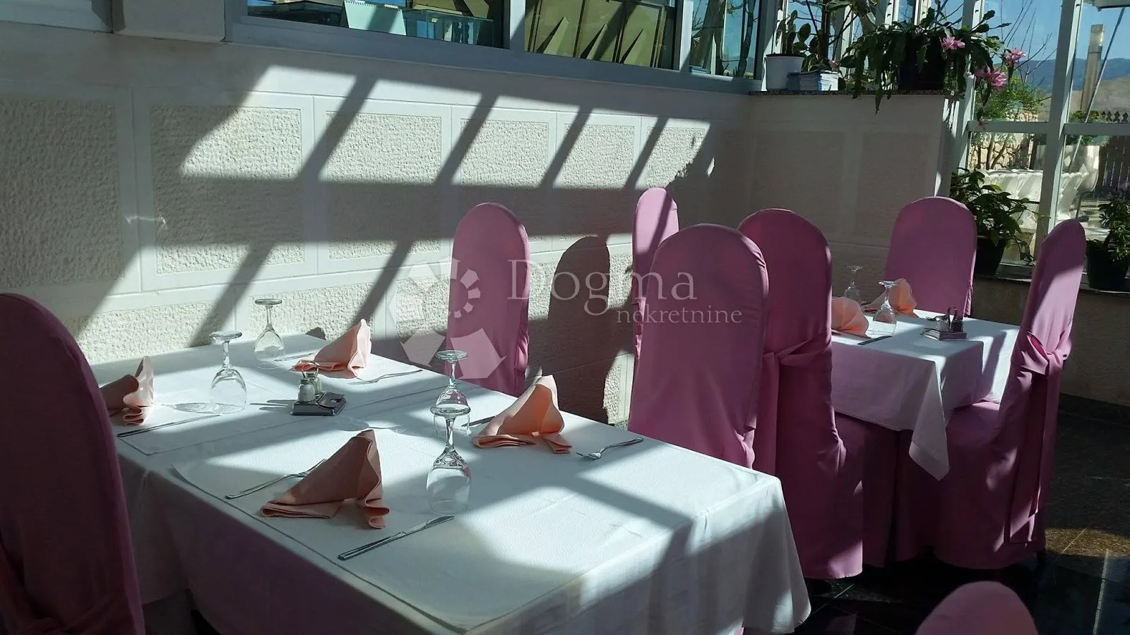 hotel, na samom moru, tražena lokacija - slika 21
