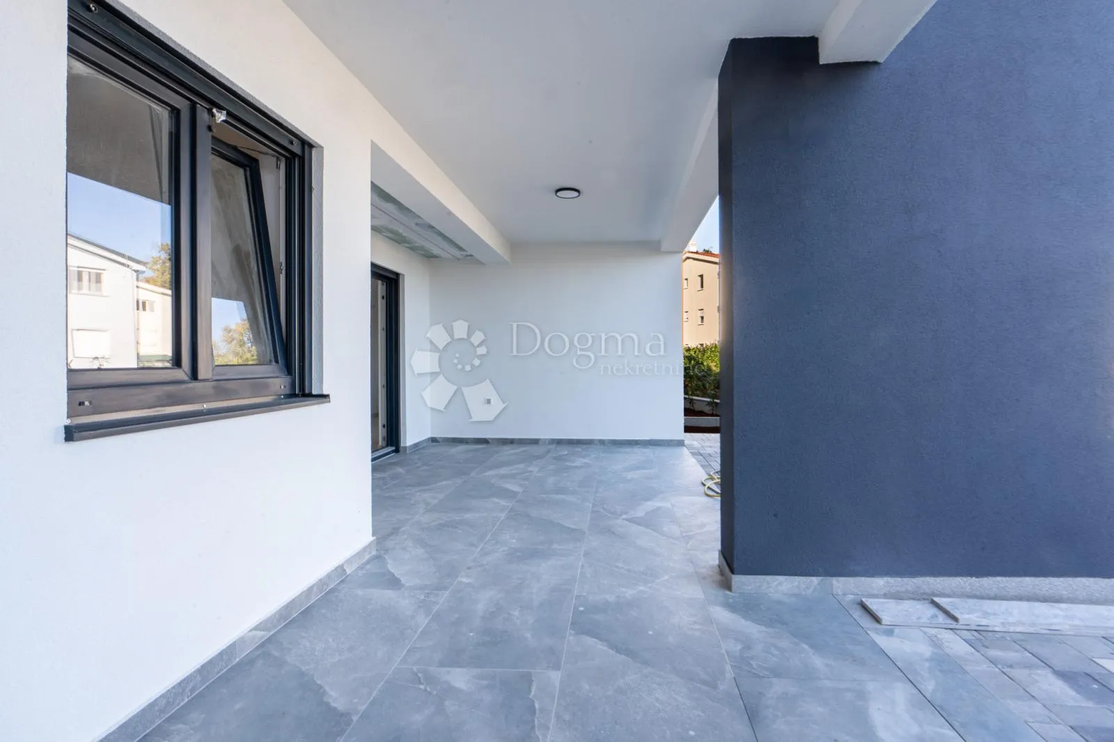 čižići apartman u prizemlju s okućnicom - slika 1
