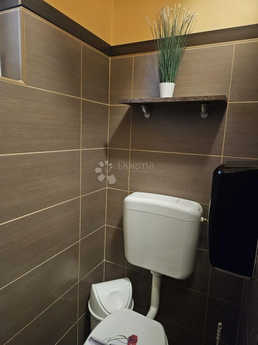 kuća sa uhodanim biznisom – spoj doma i poslovne prilike! - slika 15