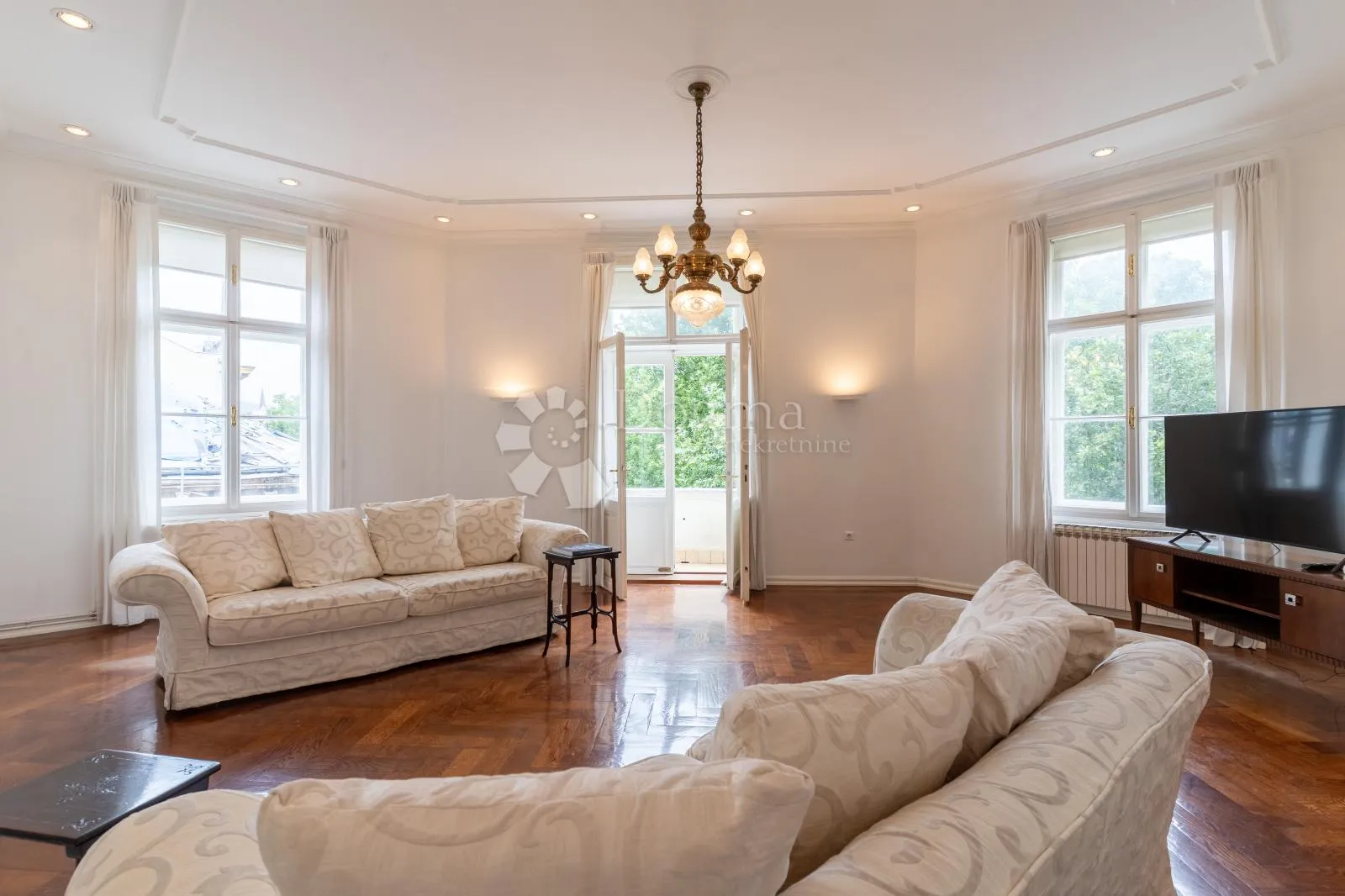 CENTAR ZRINJEVAC – LUKSUZAN STAN 175 m² ZA ŽIVOT ILI POSLOVNI PROSTOR NA PRESTIŽNOJ LOKACIJI - Zagreb
