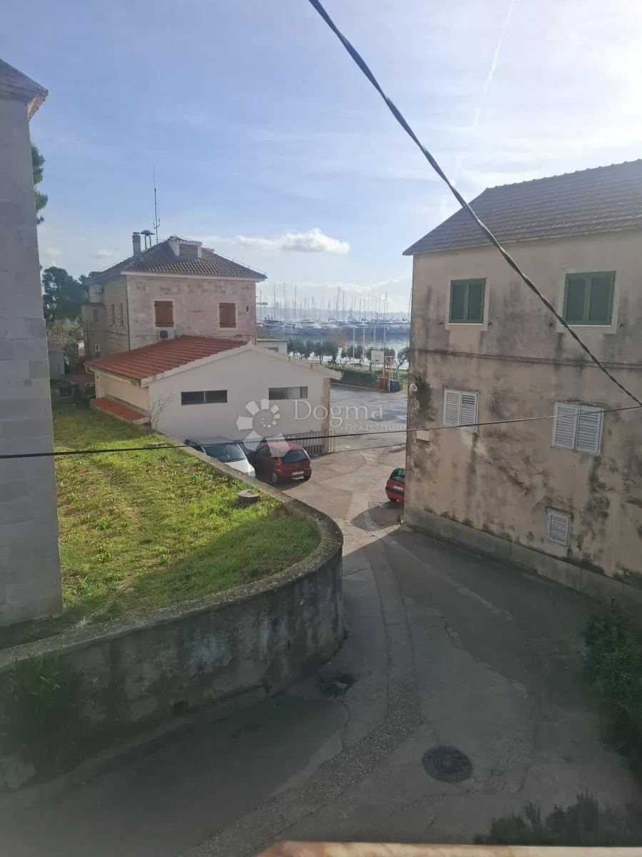 starina za renovaciju- kaštel gomilica - slika 3