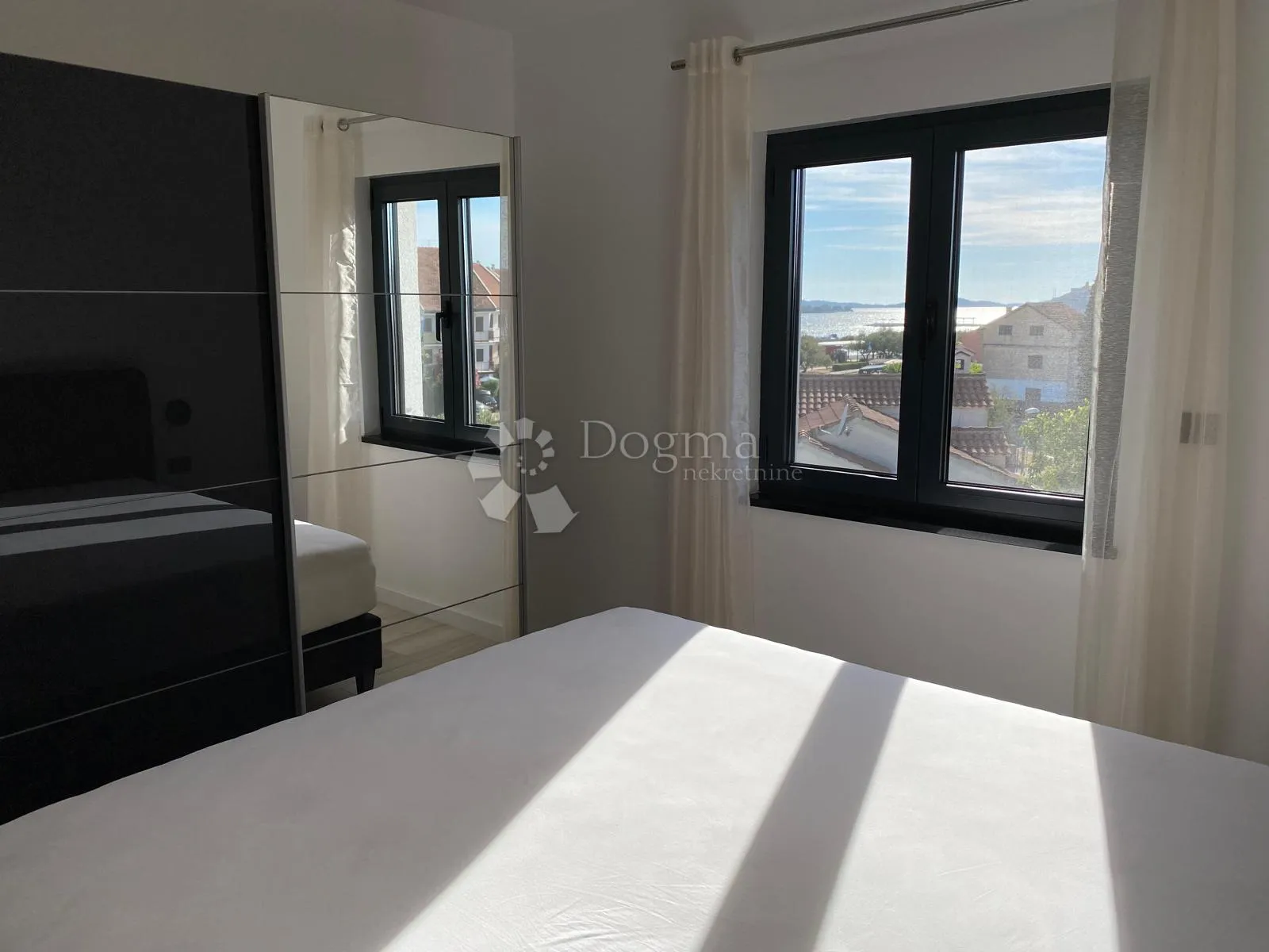 srima - luksuzna apartmanska kuća nadomak mora - slika 11