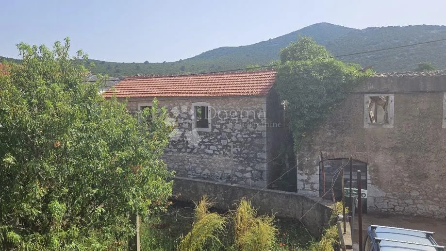 kamena kuća za adaptaciju, ugljan - slika 8