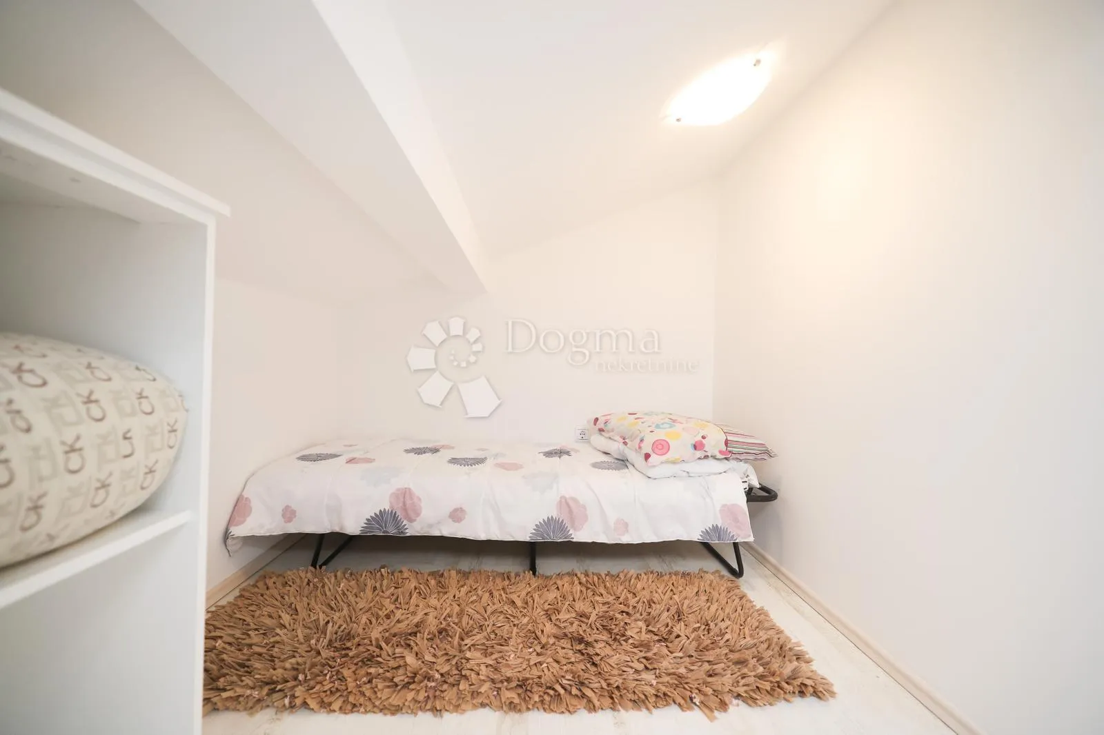 dvoetažni apartman 250 mod mora u zatonu - slika 7