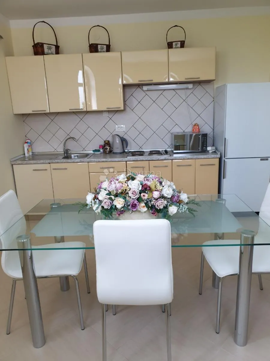 obiteljska kuća, ičići-poljane 280m2 - slika 12