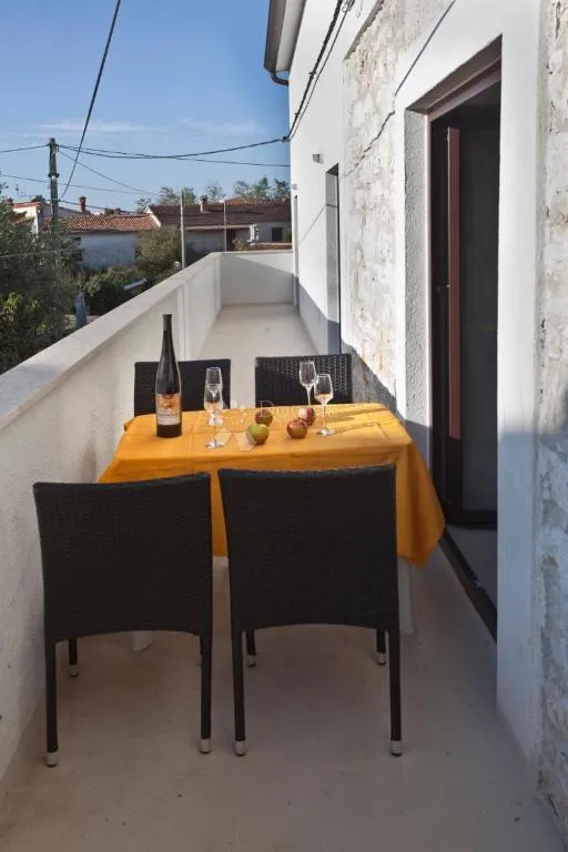 funtana!prilika!uhodana apartmanska kuća na parceli sa velikim potencijalom! - slika 43