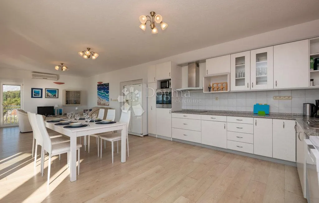 podaca – gotov posao s bazenom i 2 apartmana ★★★★★ - slika 9