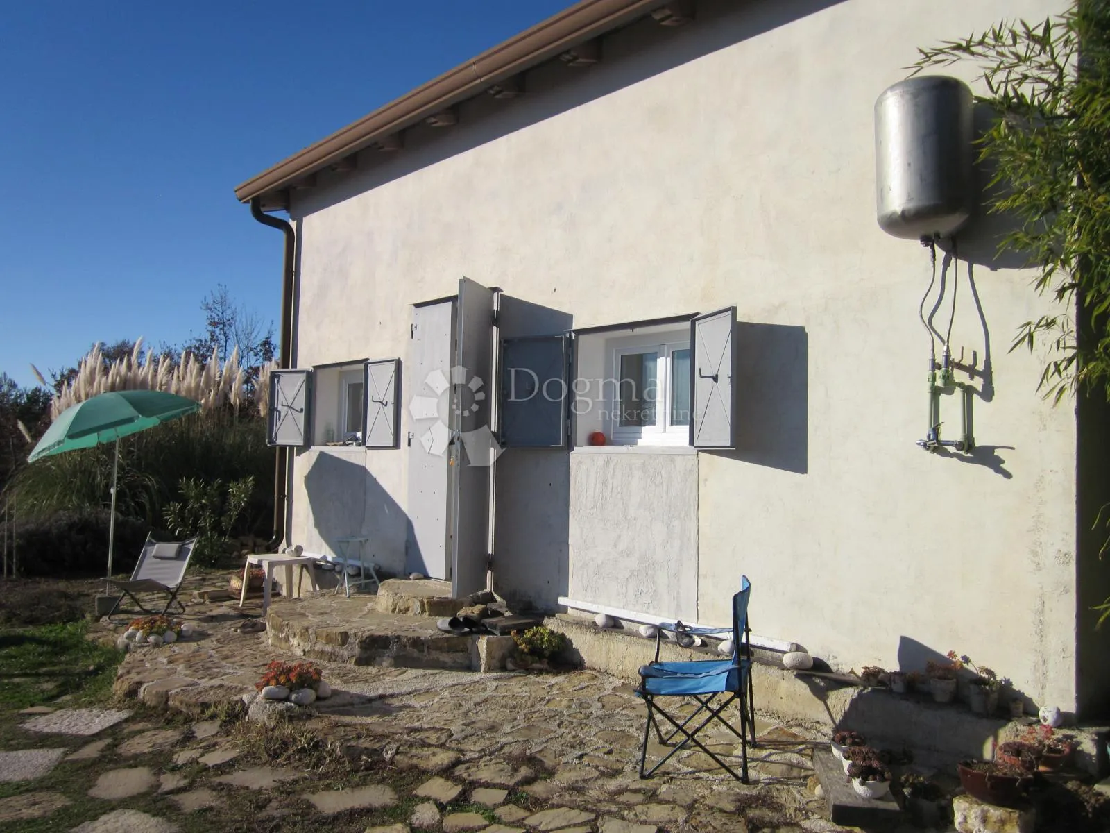 grožnjan,mala kuća s divnim pogledom - slika 3