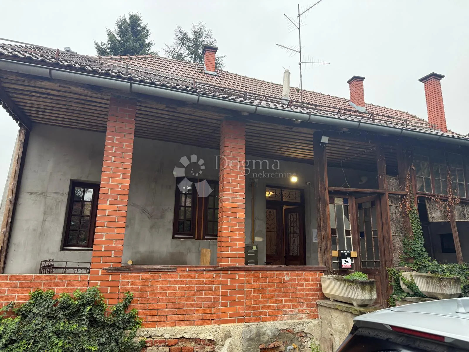 kuća s projektom u centru varaždina - slika 1