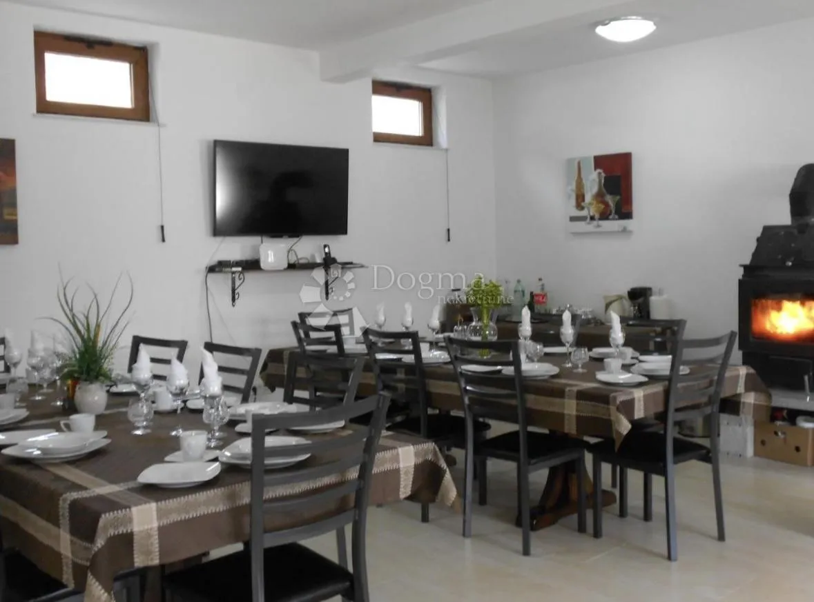 resort u srcu like nadomak plitvica - uhodan posao !!! - slika 12