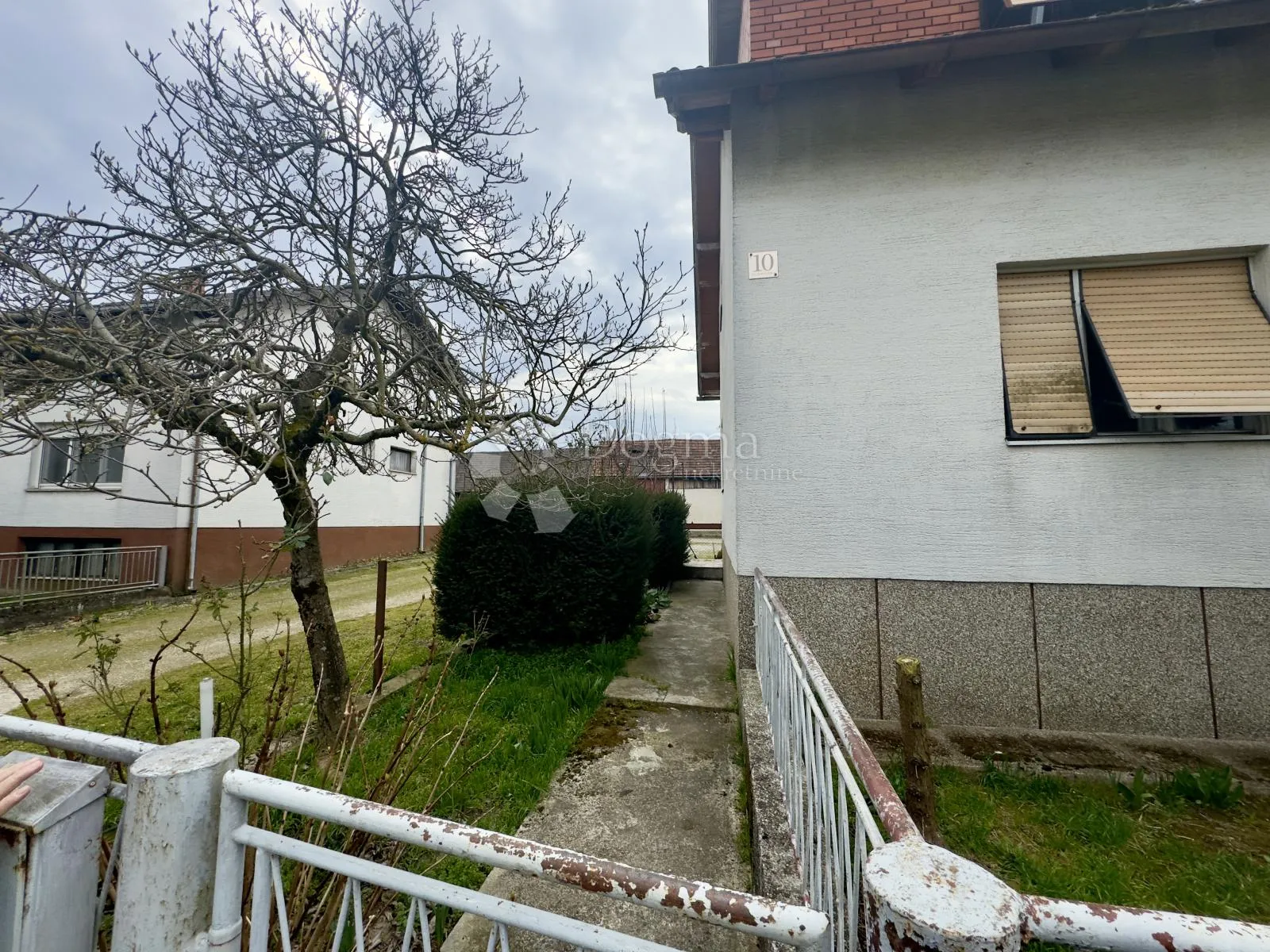 kuća s velikim zemljištem u lukavcu – investicijska prilika - slika 33