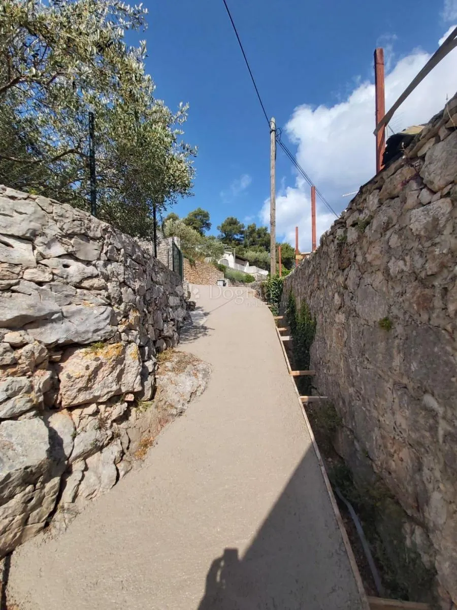 drugačija vila s bazenom, brač, bobovišća - slika 24