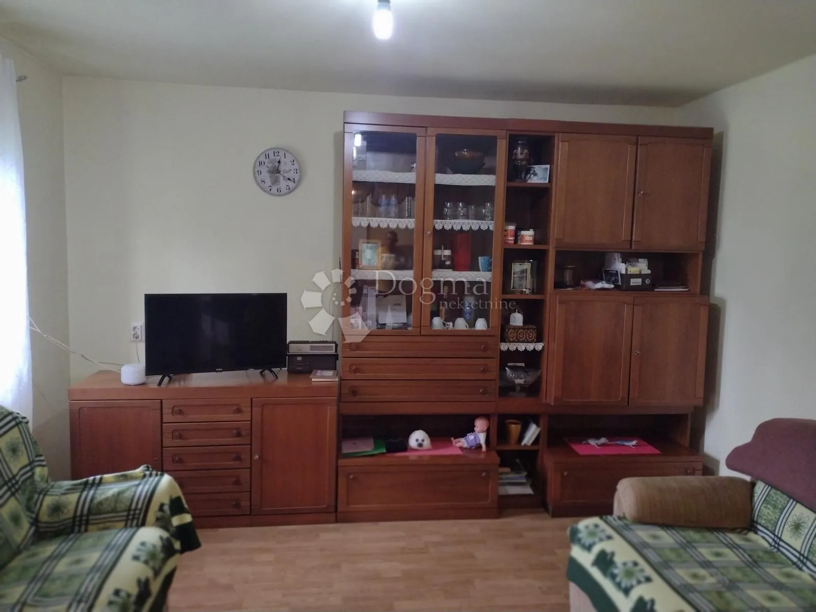 kuća, livade, gosp. zgrade, šuma, potočić... - slika 7