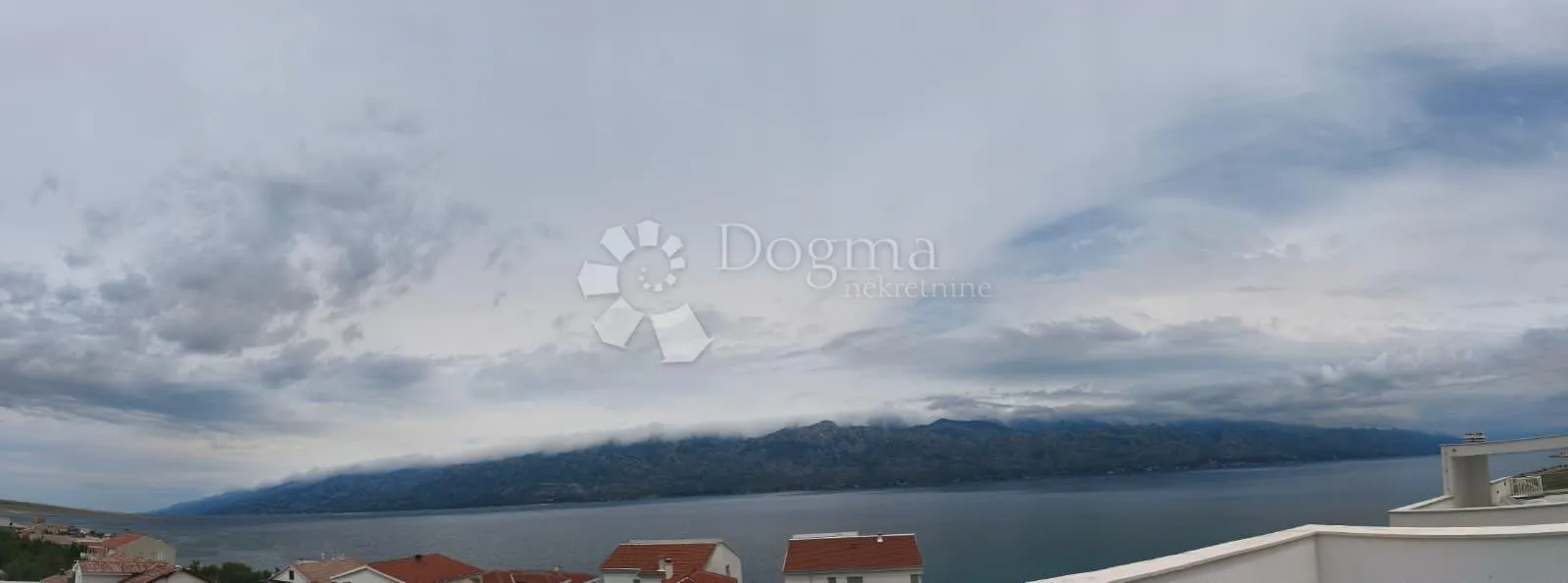 stan s krovnom terasom i spektakularnim pogledom - ražanac - slika 9
