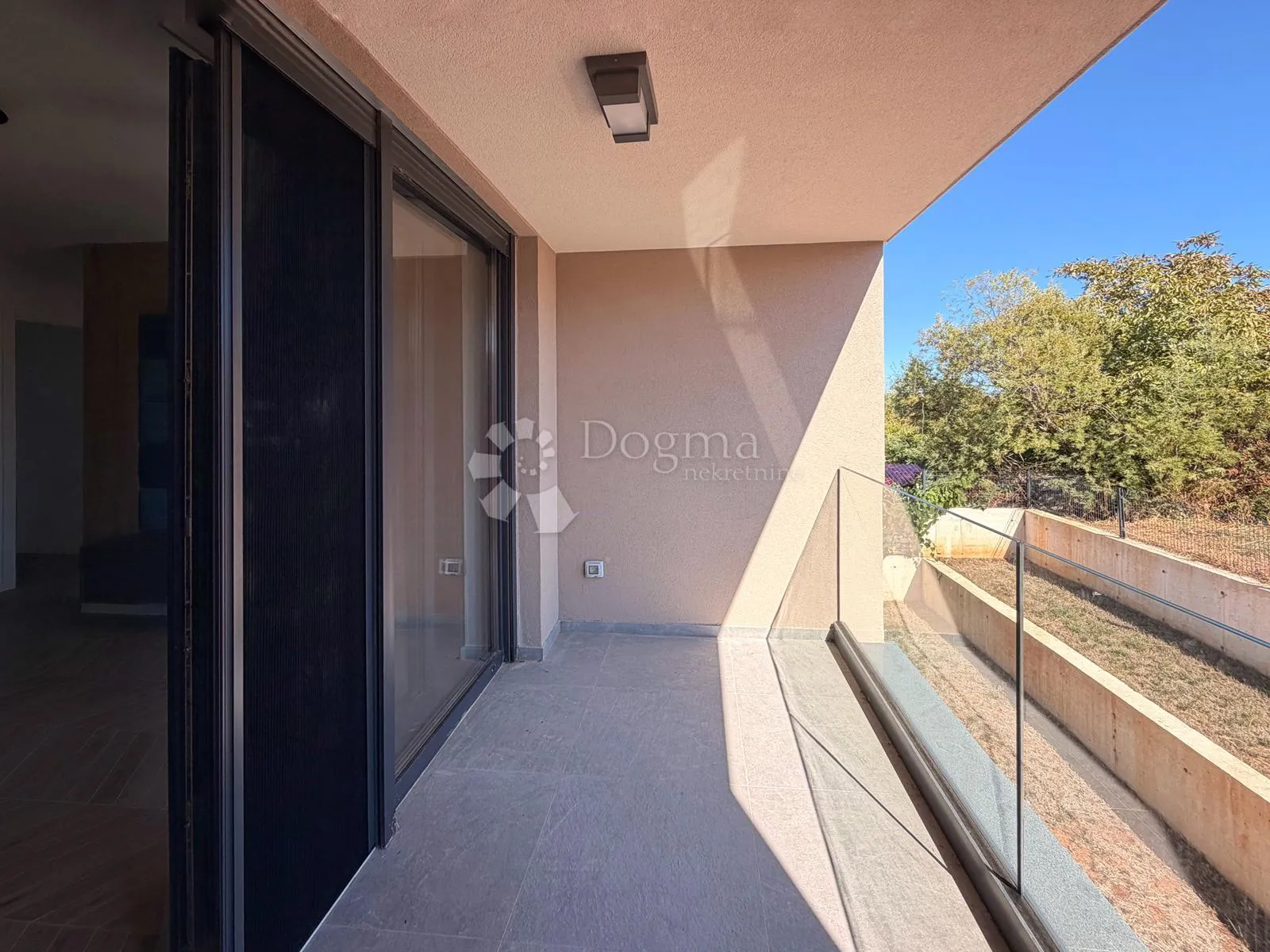 moderan stan 62,50 m² u novogradnji – 200 m od mora - slika 15