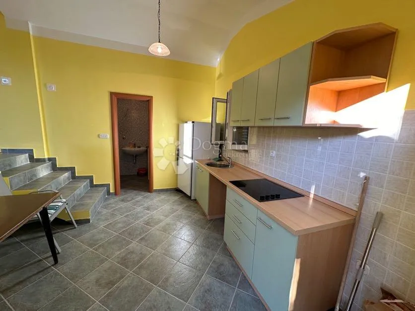 kuća uz more s predivnim pogledom i zelenilom , barić draga - slika 13
