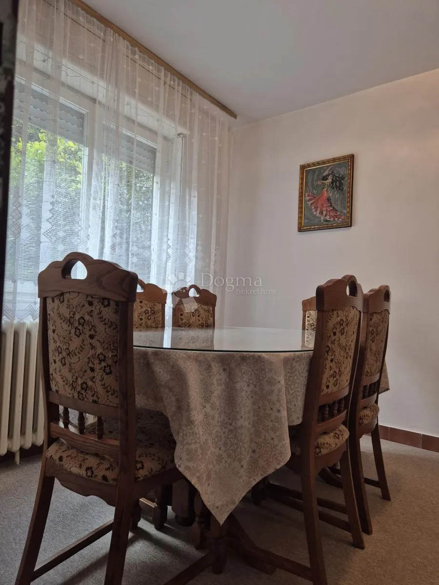 prodaje se prostran i uredan stan s terasom i vrtom – visoka - slika 2