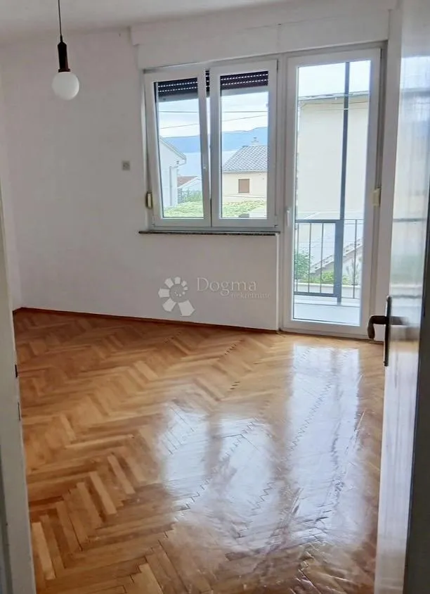 ekskluzivno samo u dogmi,crikvenica-stan blizu centra! - slika 3