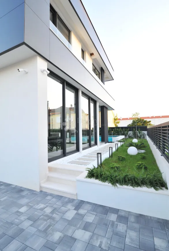 luksuzna nova kuća, 120 m od mora! - slika 18