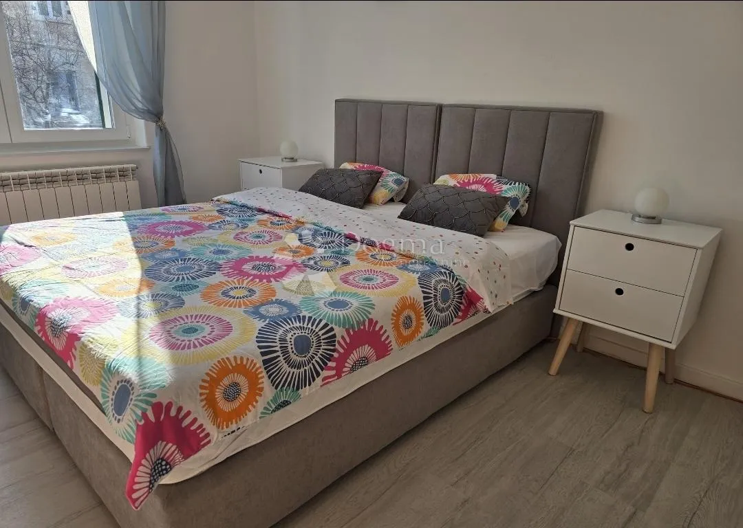 bulevard: tek renovirani dvosobni stan s balkonom - slika 2