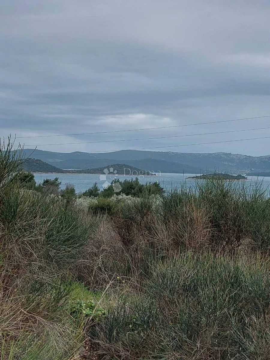 odličan građevinski teren s pogledom, 200 m od mora - slika 1