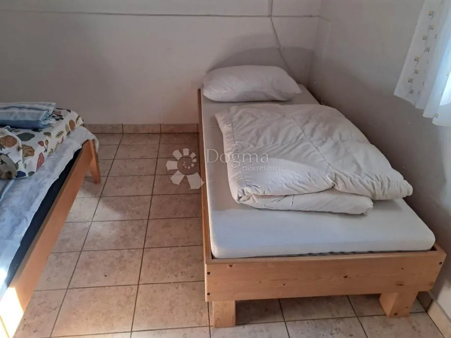 ždrelac - kuća s okućnicom u mirnom okruženju - slika 10