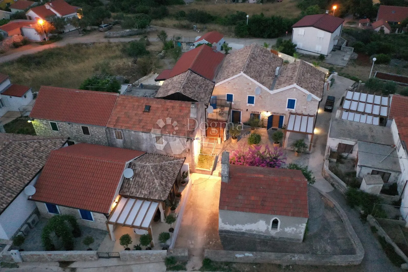 mediteranski biser na otoku molatu – dvojna kuća s velikim turističkim potencijalom - slika 43