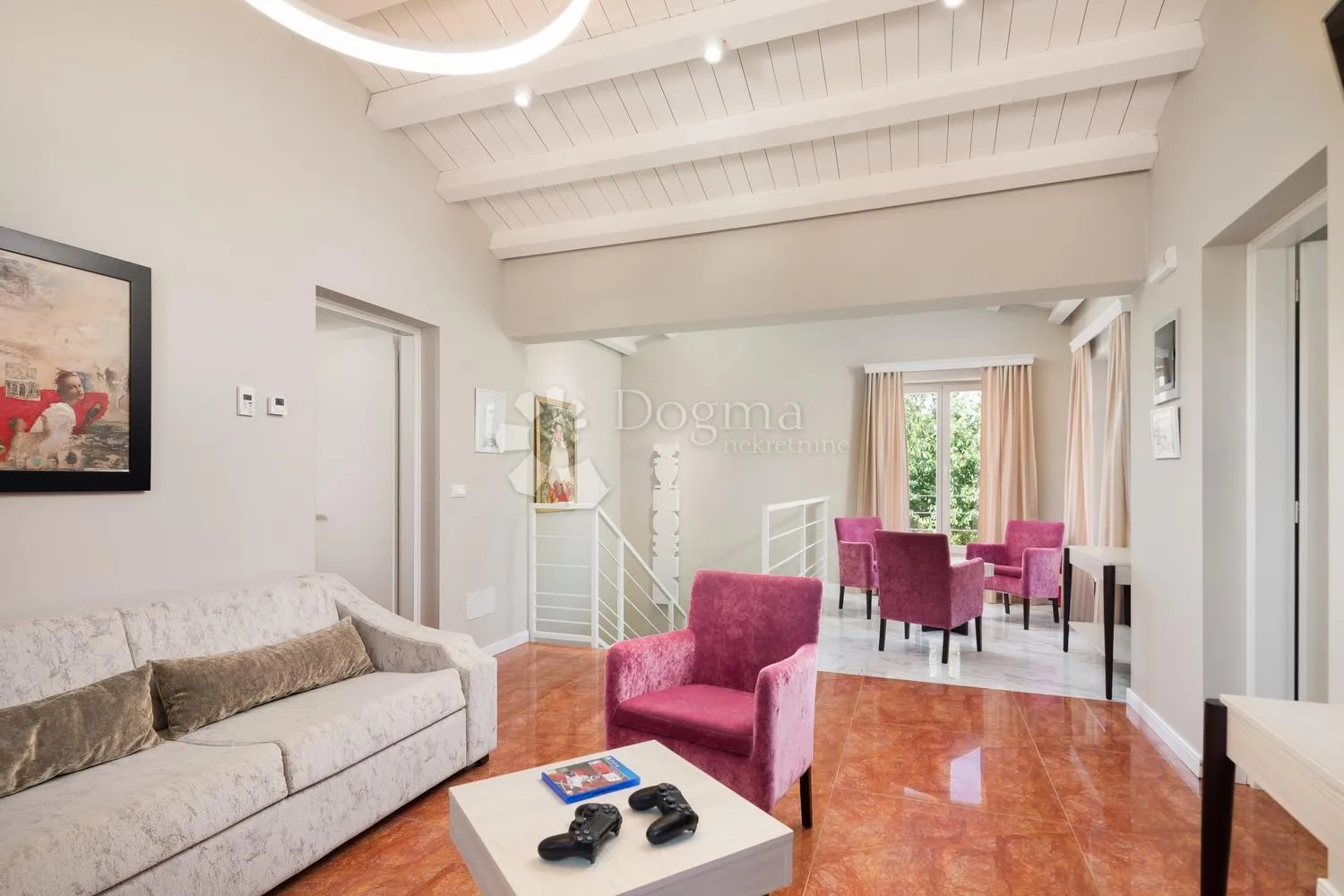 prostrana villa s bazenom i sadržajima na rubu sela - slika 23