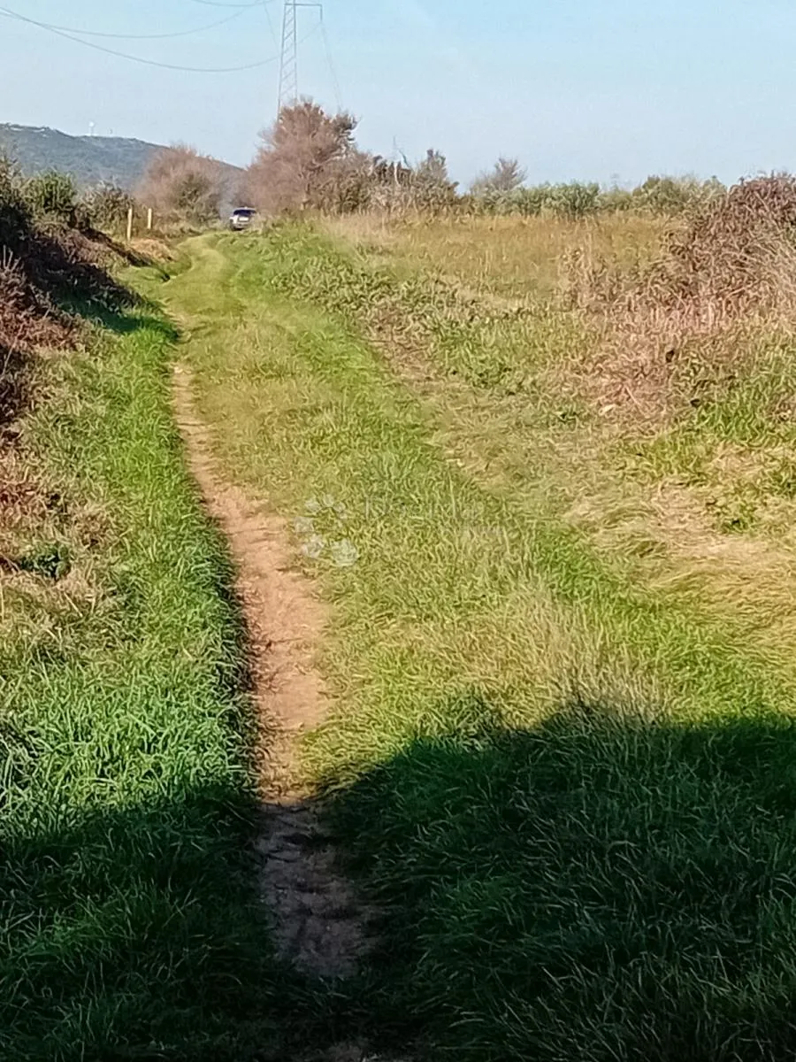 poljoprivredno zemljište s bunarom za vodu na zemljištu! - slika 10