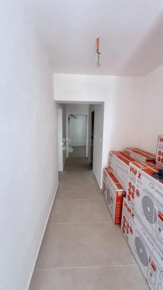 barban,kuća sa 2 stana,top lokacija - slika 6