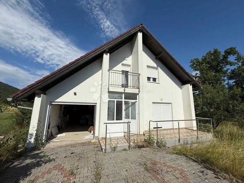 kvalitetna i lijepa kuća na savršenoj lokaciji - slika 32