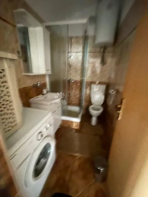 etaža kuće sa dva apartmana - slika 5