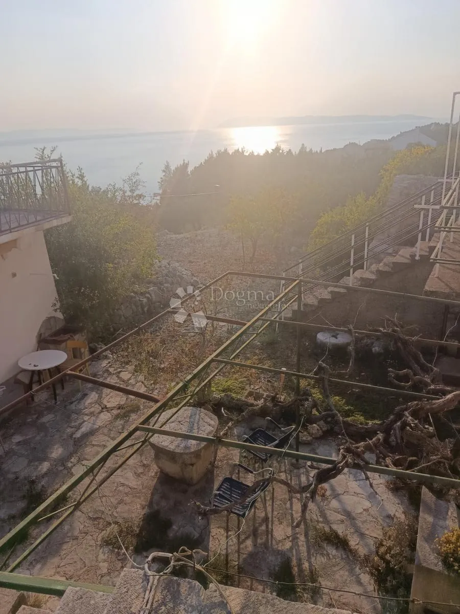kamena kuća 157m s dvorištem i pogledom na more - slika 2