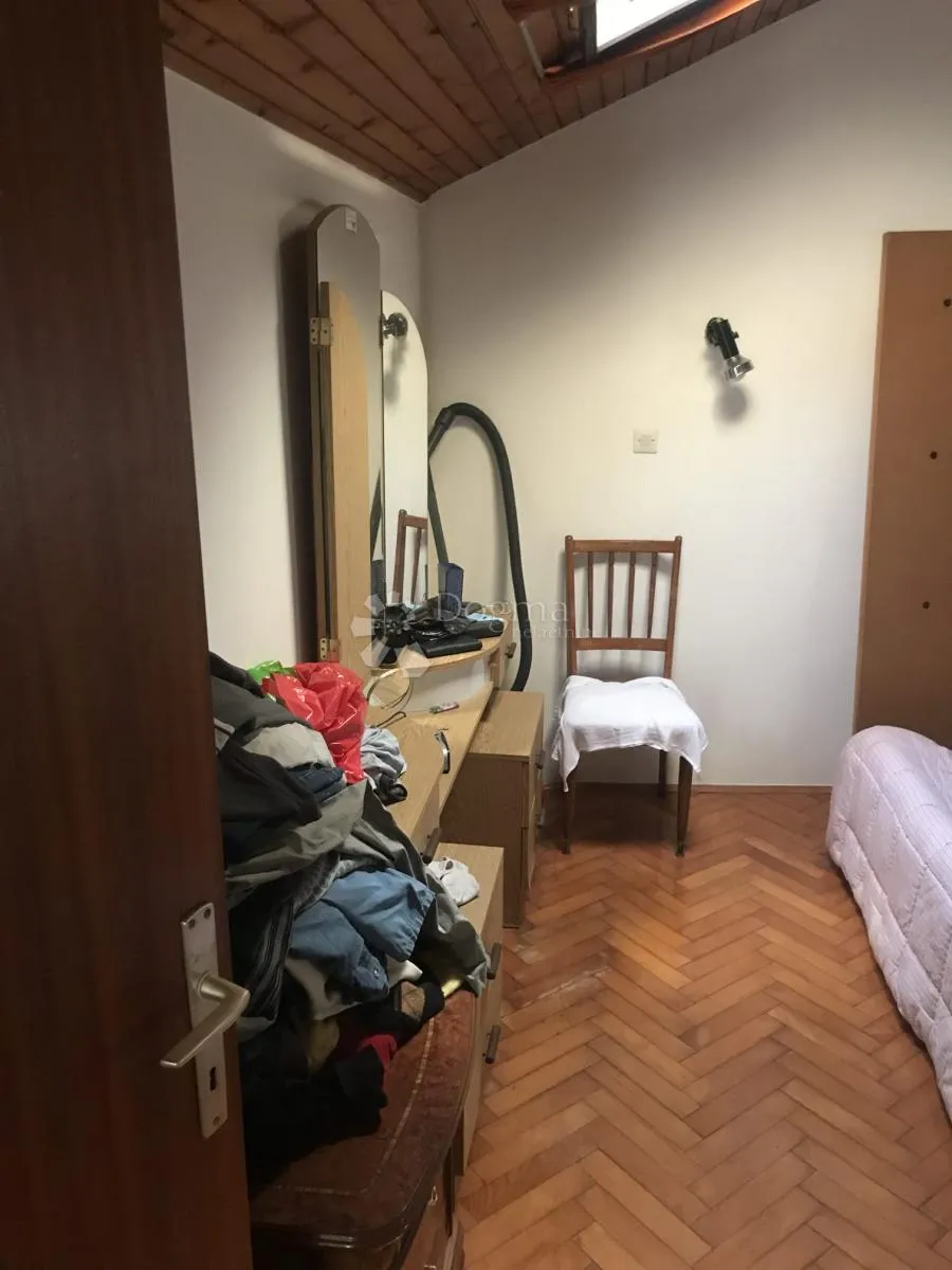 kuća s velikom garažom trinajstići - slika 20