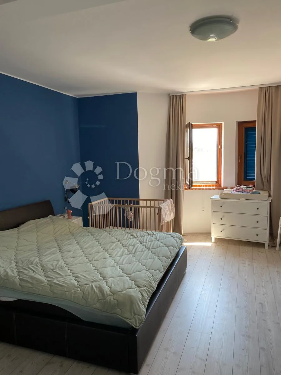 brodarica- mediteranska villa s bazenom i pogledom - slika 24